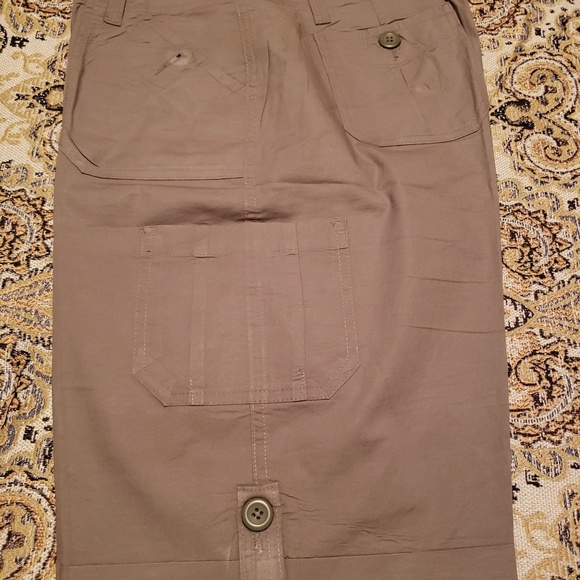 Shorts - Picture 2 of 6